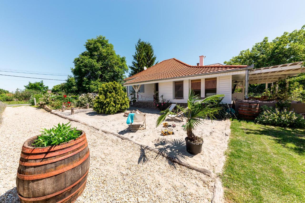Berrybay Holidayhome Balatonkeresztur Luaran gambar