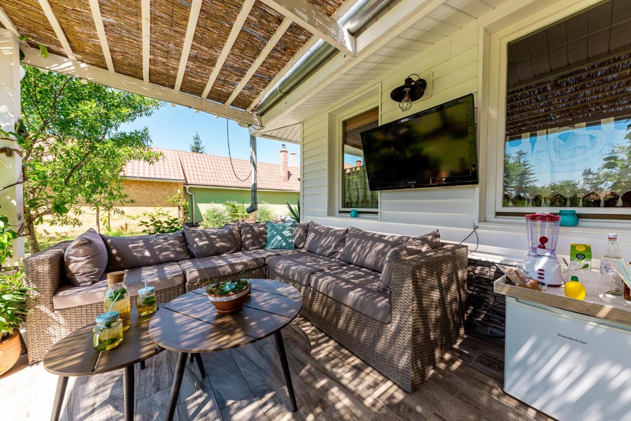 Berrybay Holidayhome Balatonkeresztur Luaran gambar