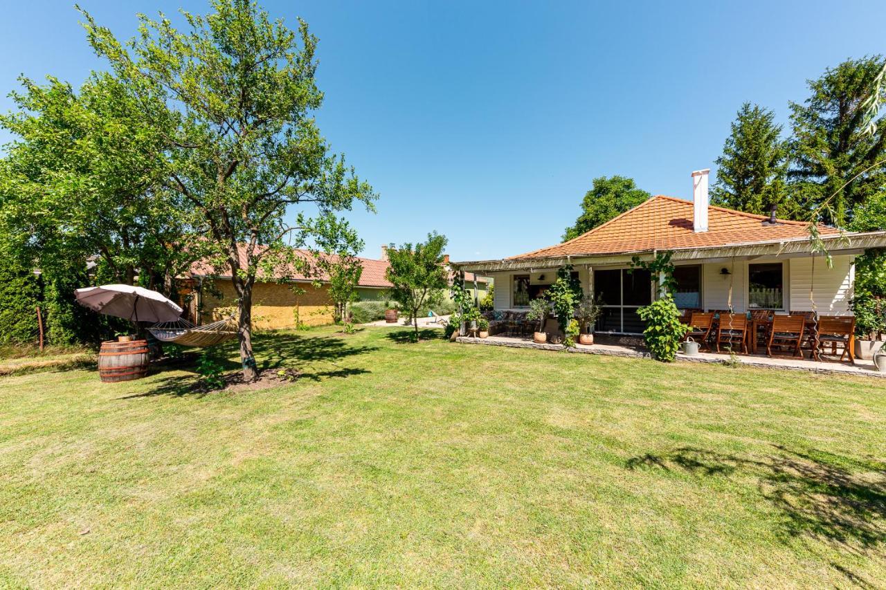 Berrybay Holidayhome Balatonkeresztur Luaran gambar